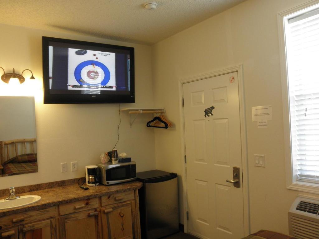 Bear'S Den Lodge Shaunavon Dış mekan fotoğraf
